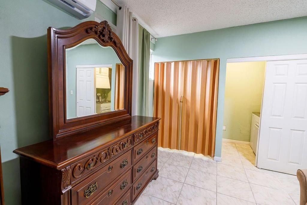 Private Suite In North Miami نورث ميامي بيتش المظهر الخارجي الصورة